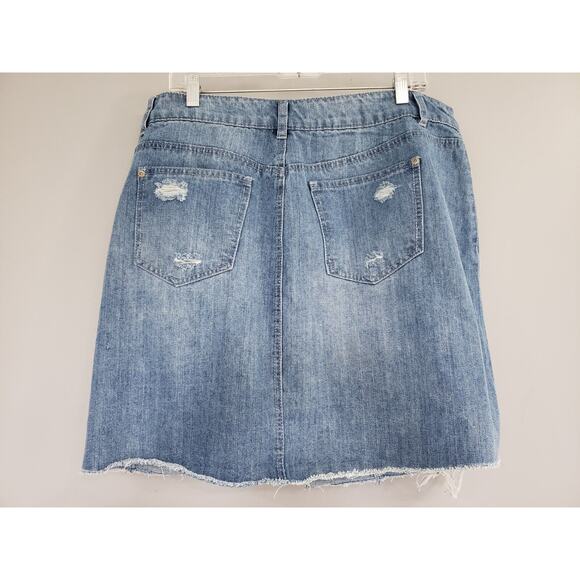 NEW PLUS SIZE‎ 18 Ashley Stewart Denim Skirt Pockets Distressed Rhinestone y2k - Picture 5 of 5